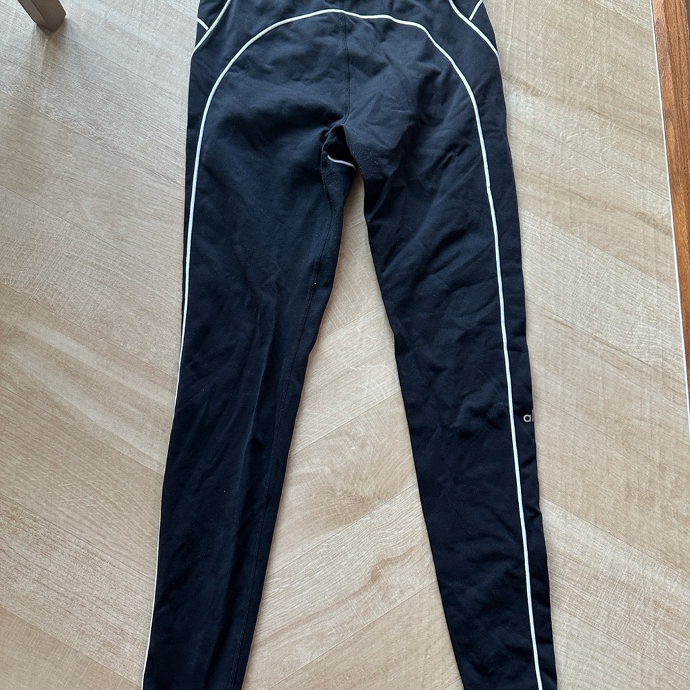 ALO Yoga Black Leggings with White Accents